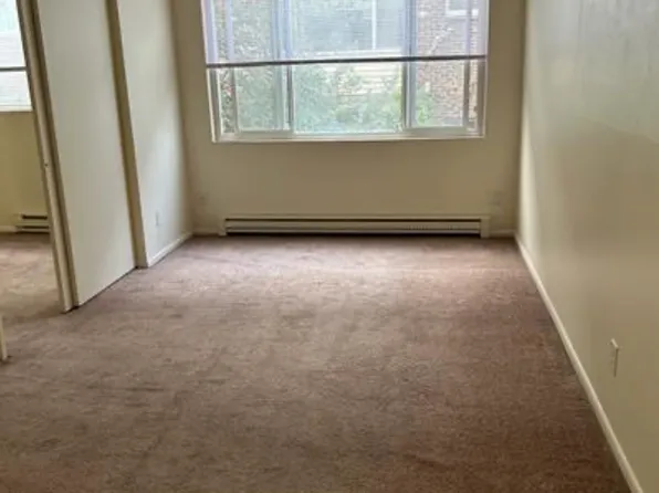 5033 15th Ave NE, Seattle, WA