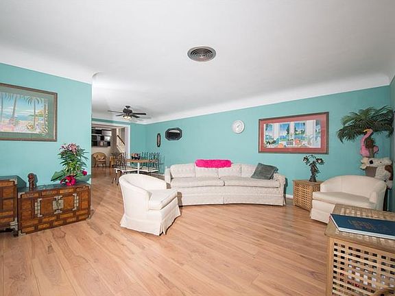 4th image of 2027 Dolphin Blvd S