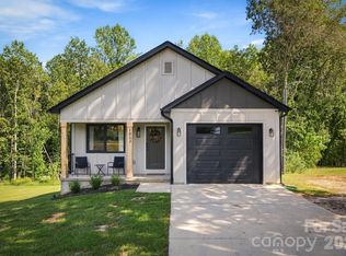 1013 37th St SW, Hickory, NC 28602