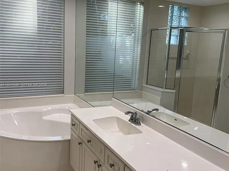 2518 Bay Pointe Ct — Photo 18