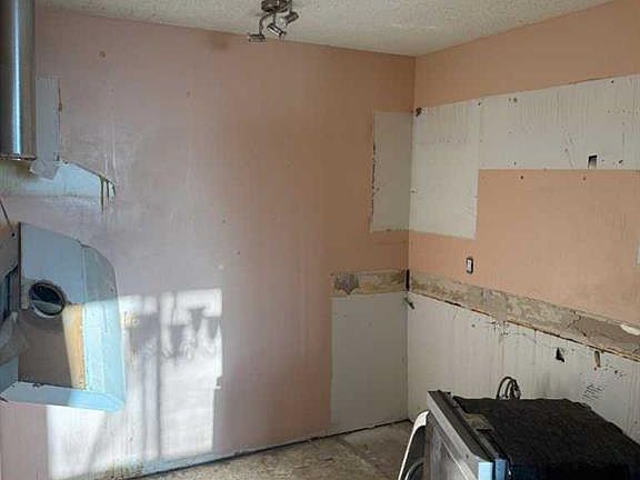 5th image of 354 SW Fonda Way SE