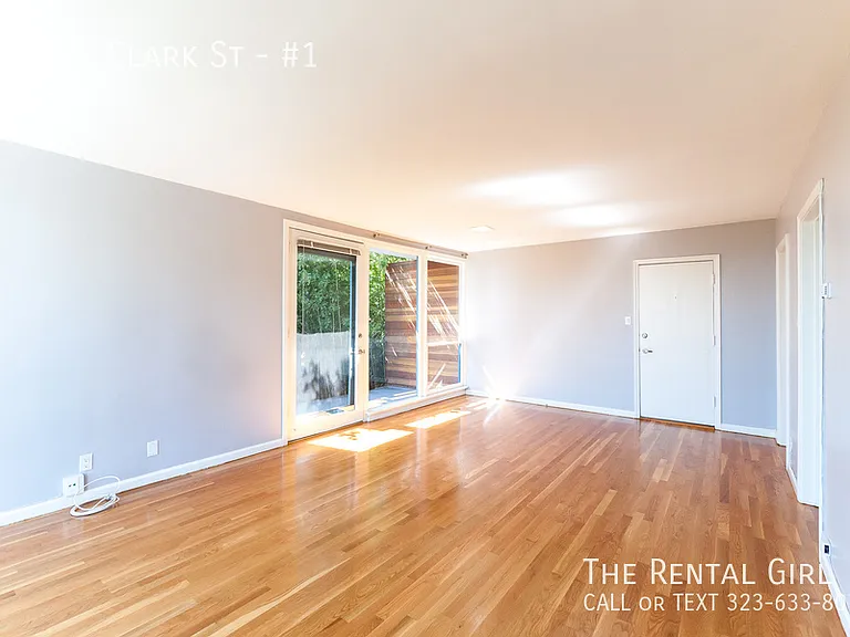 1155 N Clark St #1 — Photo 4