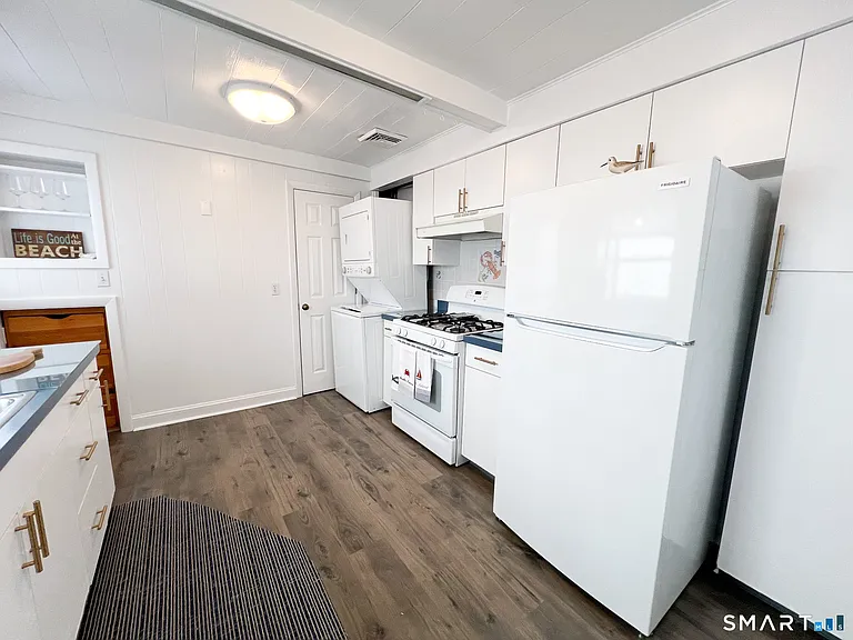 54 Milesfield Ave — Photo 8