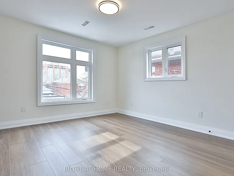 39 15th St #3 — Photo 16