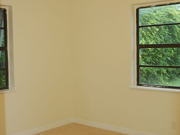 3rd image of 11013 NE 9th Ct