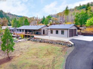 911 Jade Dr, Roseburg, OR 97471