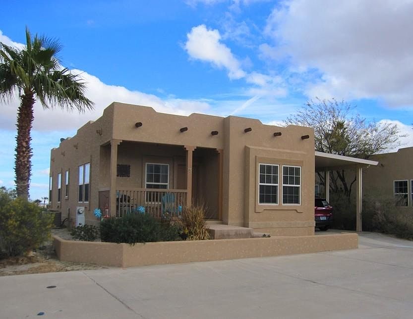 Front view of home
