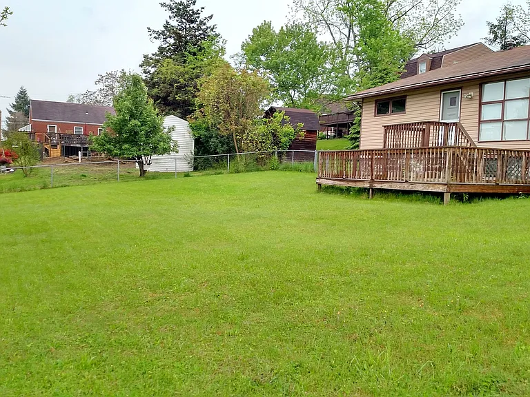 1307 Walnut St — Photo 13