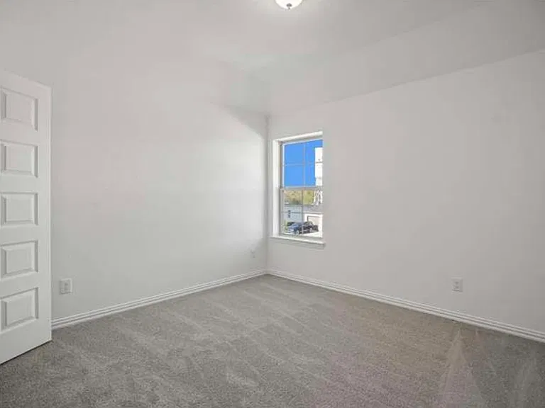 909 Bluebell St — Photo 17