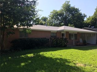 311 Woodlawn Dr, Comanche, TX 76442