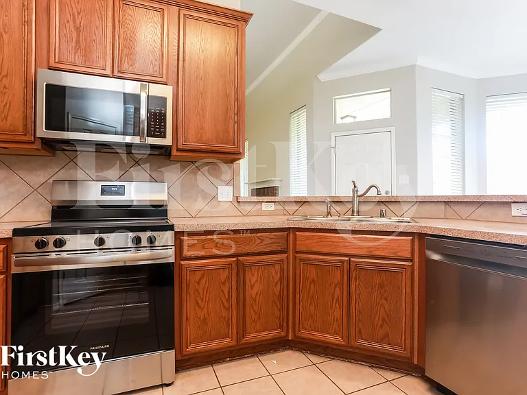1731 Vista Ridge Dr W — Photo 9