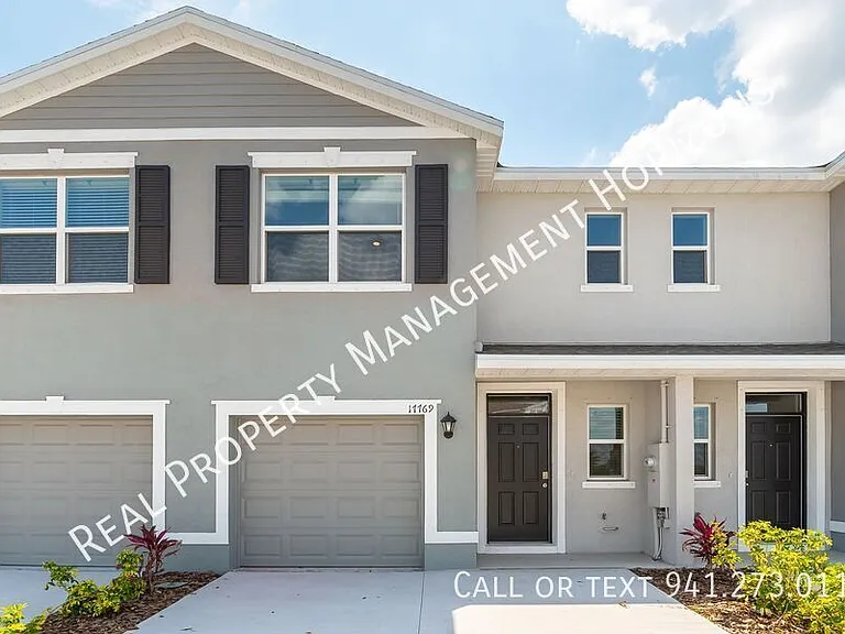 17769 Crescent Moon Loop — Photo 1