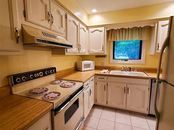 4th image of 18 Reddina Ln