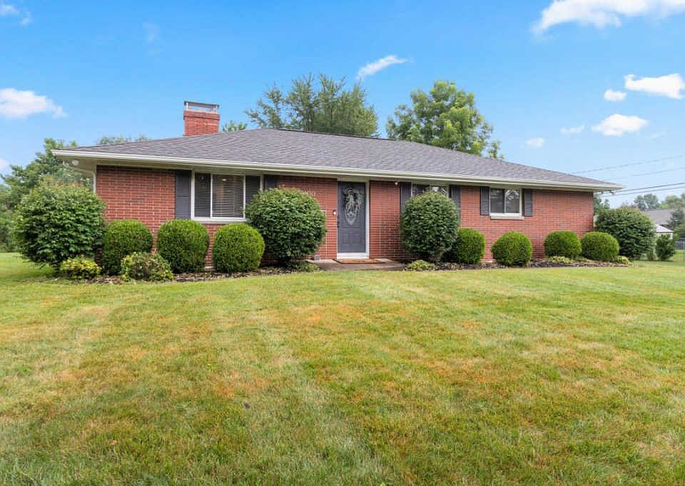 1st image of 2100 Cresthill Dr