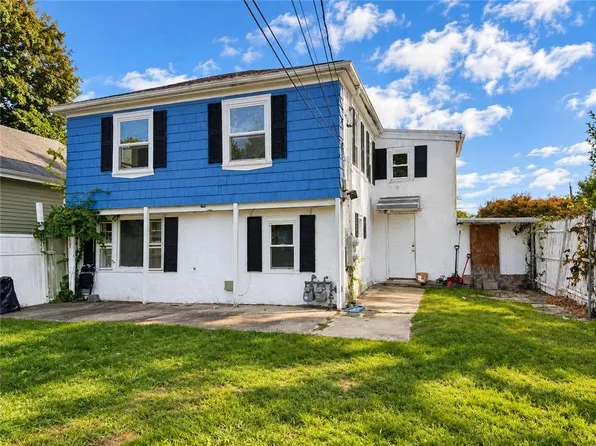 84 Seamans St, Providence, RI 02908