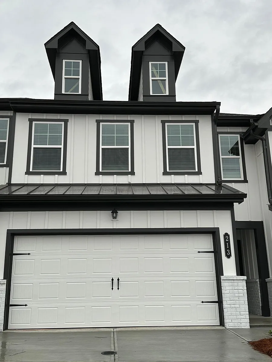 Building Photo - 213 Banner Rd
