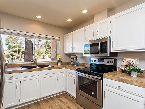 3rd image of 5219 E Crocus Dr