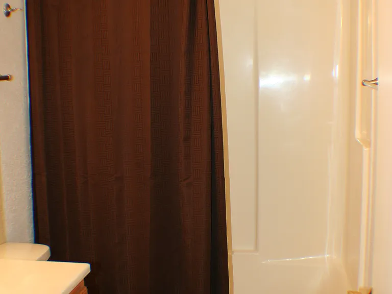 Upstairs full bathroom