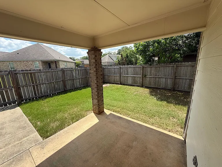8708 Lindsey Ln — Photo 8