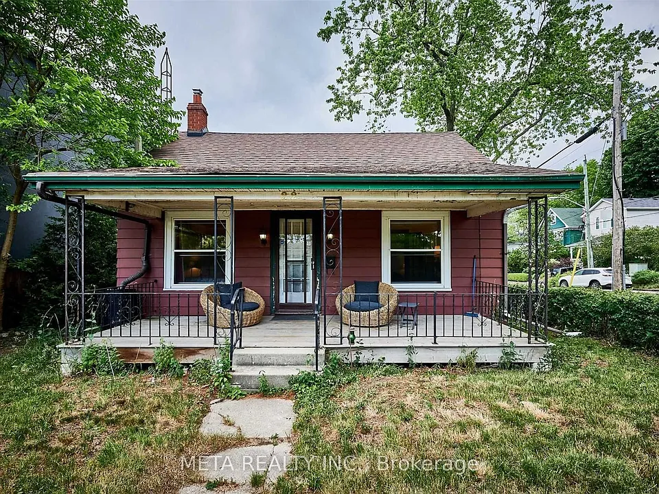 22 Freeman St S