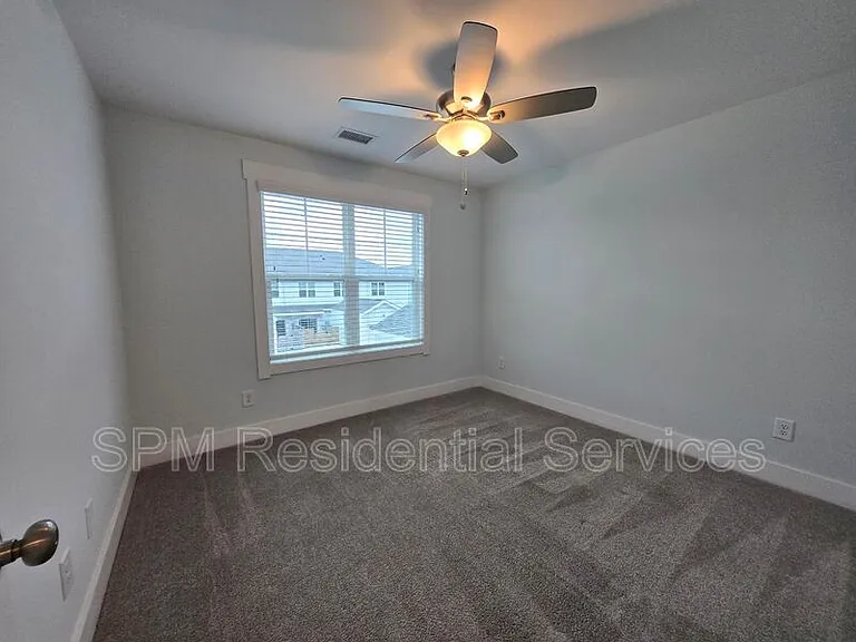 4736 Siddons Dr — Photo 9
