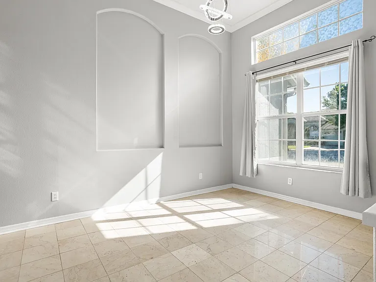 2810 University Acres Dr — Photo 7