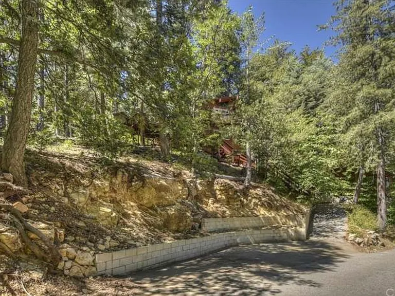 28393 Larchmont Ln — Photo 1