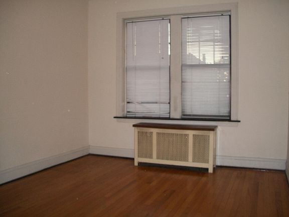 3rd image of 3049 N Ashland Ave #3