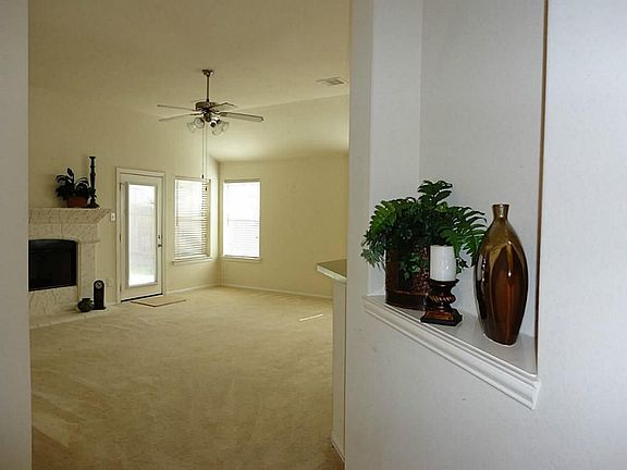 2nd image of 2201 Kingwood Dr