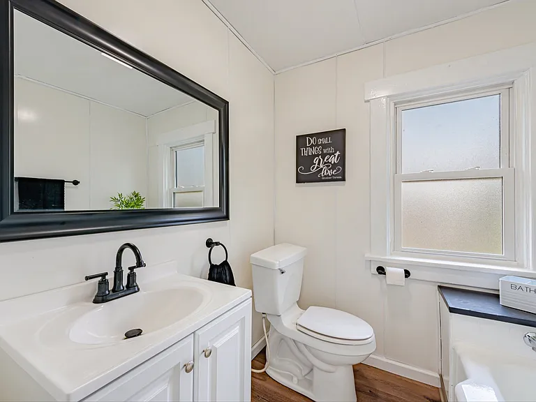 1120 Wade St — Photo 2