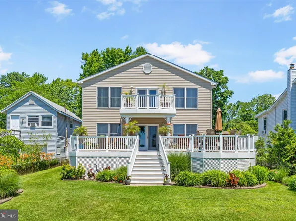 3529 Bay Dr, Middle River, MD 21220
