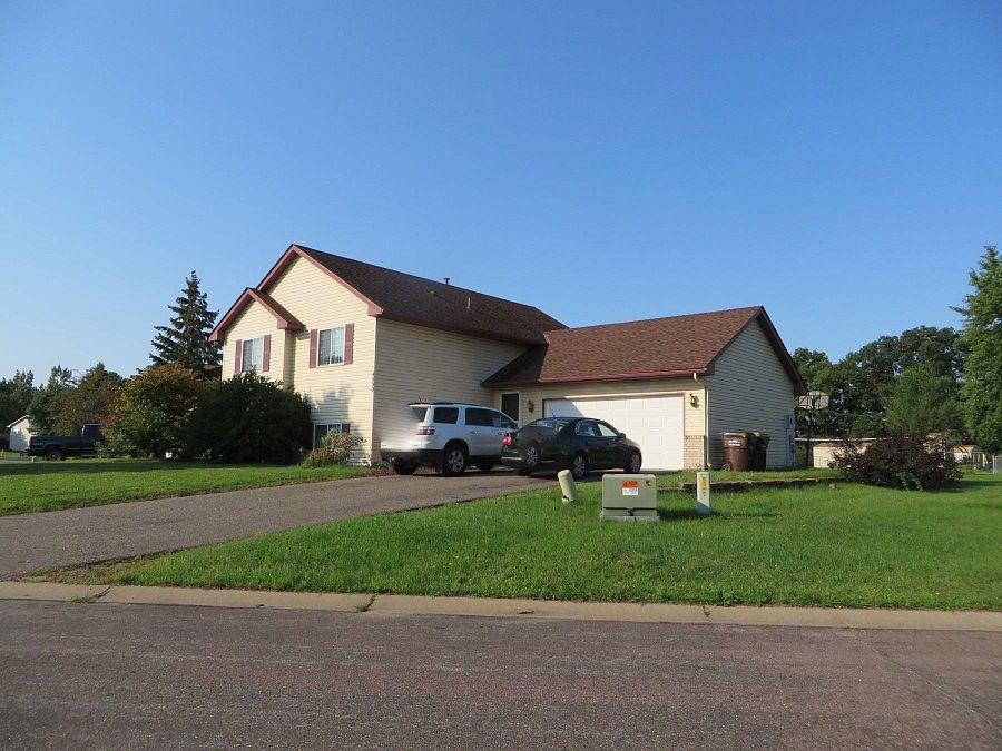 2nd image of 4000 Saint Andrews Ln