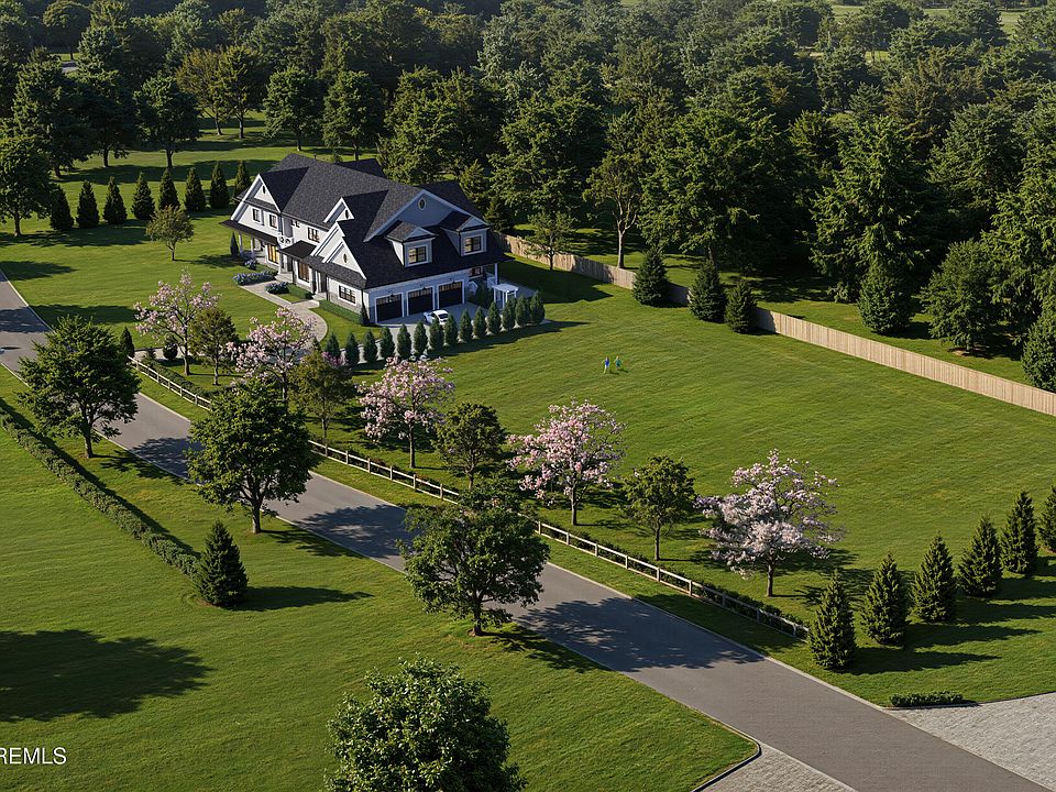 2nd image of 11 Buttonwood Lane E