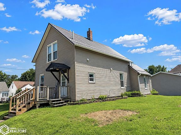 2nd image of 1301 Birdie St