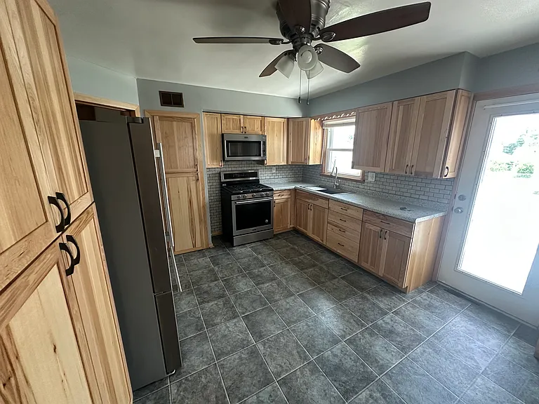 2431 2nd St SW — Photo 5