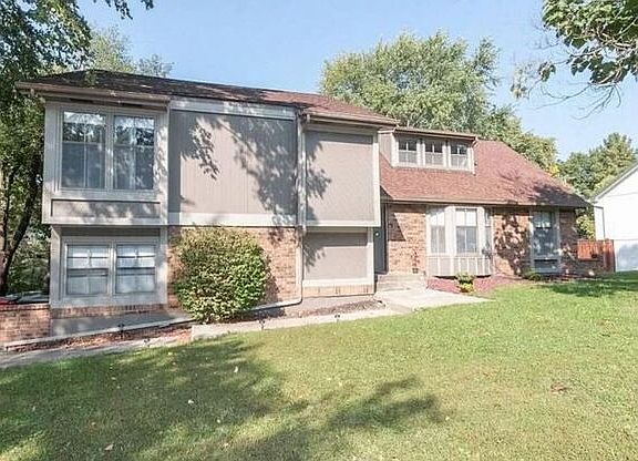 4th image of 601 NW Delwood Dr