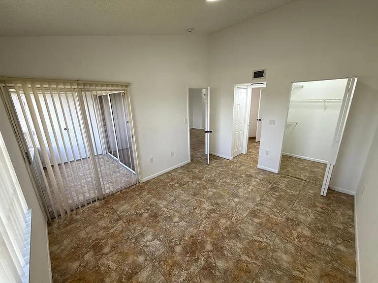 2851 N Oakland Forest Dr #307 — Photo 12