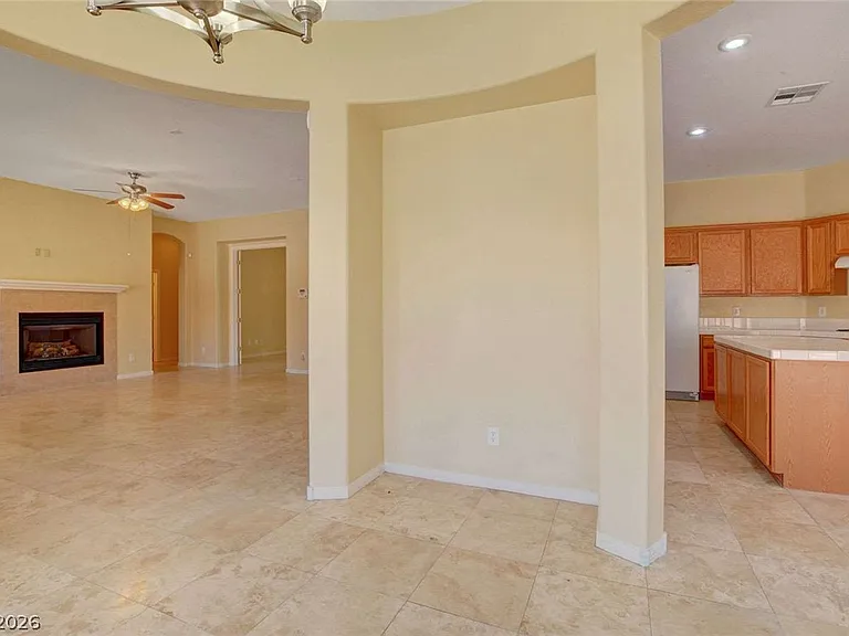 10214 Elk Valley St — Photo 8
