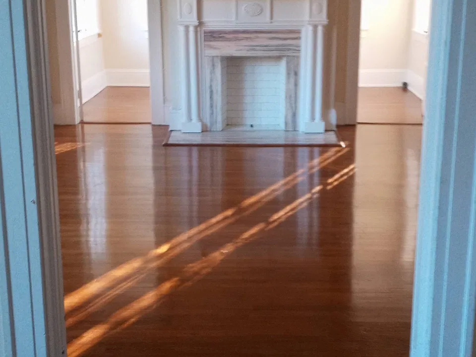 foyer to living