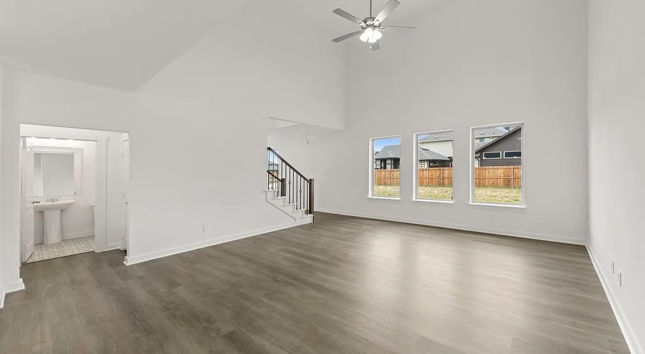 4 bed, 2502 sqft, $2,950 — Photo 3