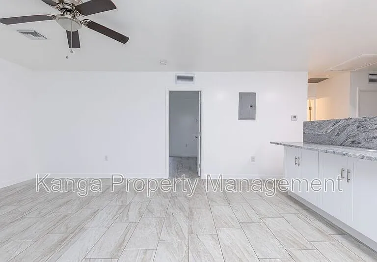 5918 Pierce St — Photo 11