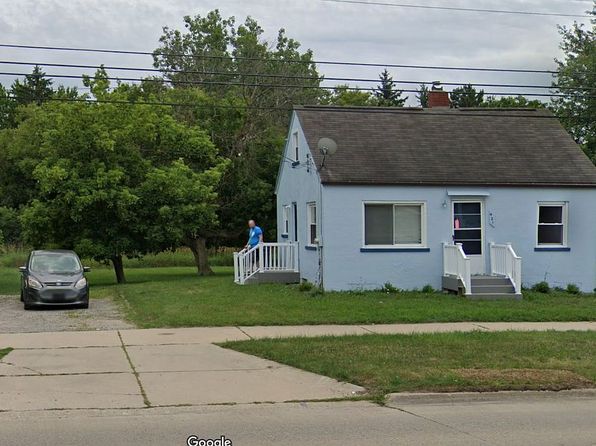421 W Lake Lansing Rd