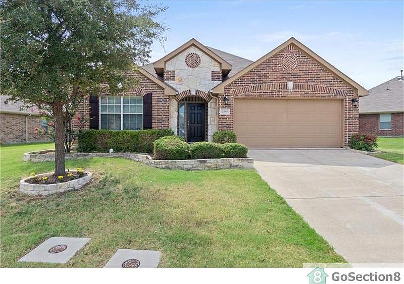 1st image of 2500 Castle Creek Dr