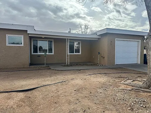 4024 Comanche Rd NE Photo 1