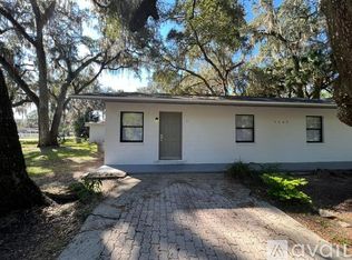 5600 NE 32nd St #1, Silver Springs, FL 34488
