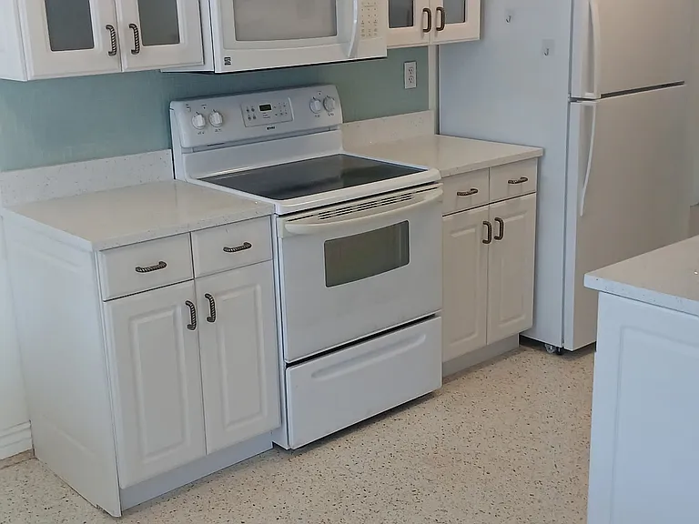 941 Highland Ave #C — Photo 2
