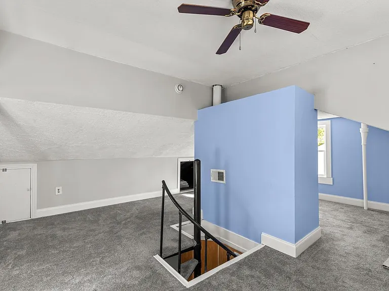 2215 Rowland Ave — Photo 19