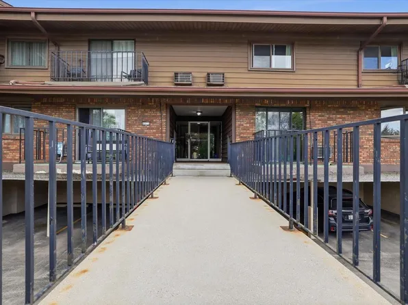 4075 S 84th STREET #4, Greenfield, WI 53228