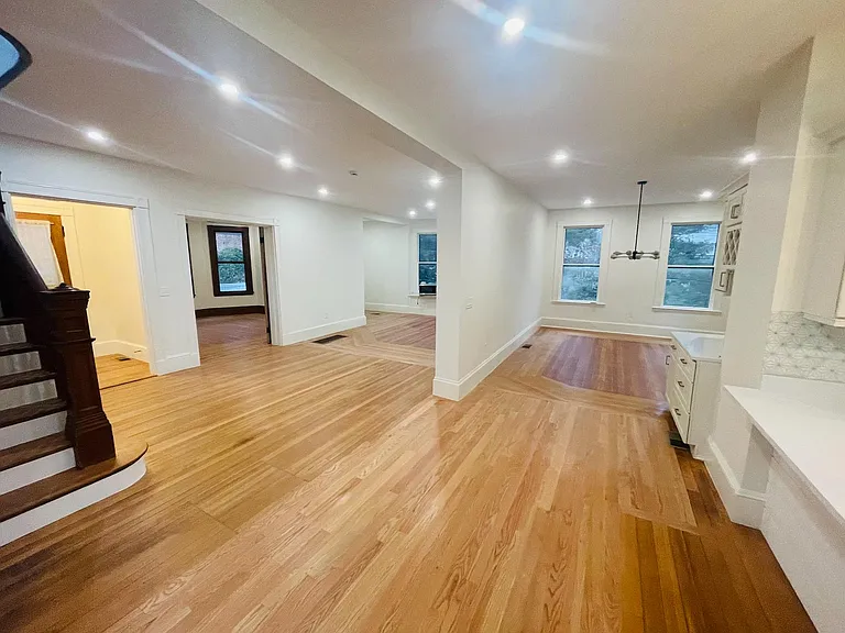 141 Cypress St — Photo 11