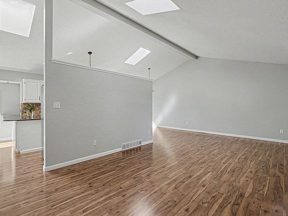 2nd image of 2913 Silverwood Dr